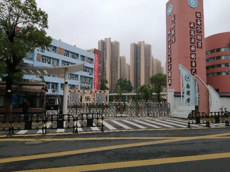 买房6年够小学?龙岗深圳一小学录取线积分三年级运动会全区图片